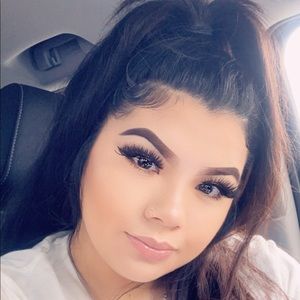 Meet your Posher, Elizette